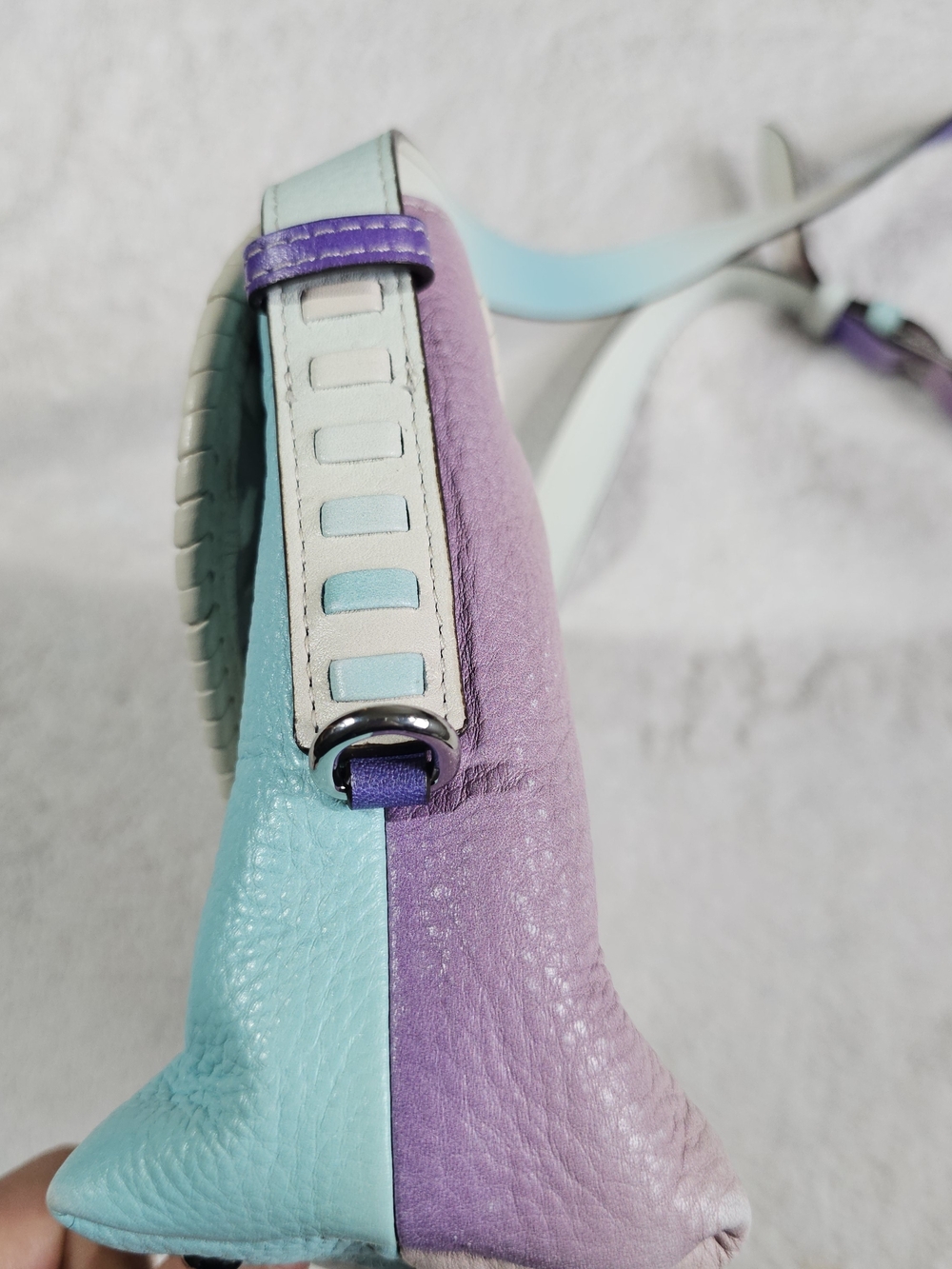 Aimee Kestenberg Pebble Leather Crossbody All For Love Aruba Ombre. - Picture 9 of 14